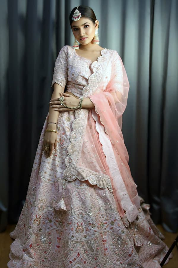 Lehengas-slide-img-01