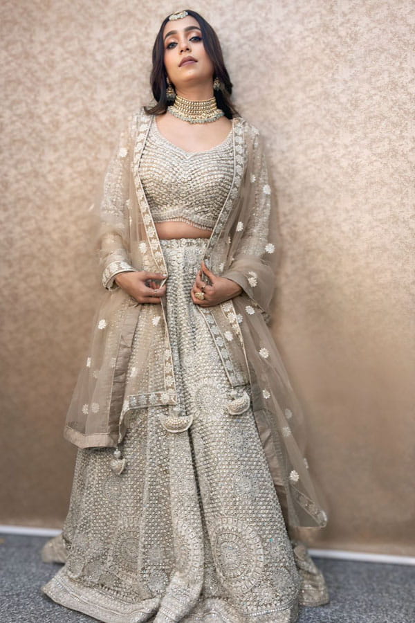 Lehengas-slide-img-03