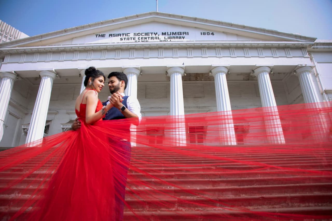 Red Net Sleeveless Trail Gown - Image 3