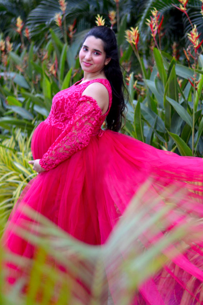 Rani Pink Net Maternity Trail Gown With Detachable Lace Sleeves - Image 2