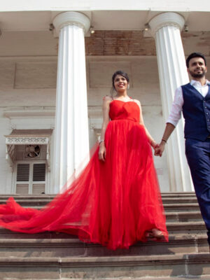 Red Net Sleeveless Trail Gown With Detachable Sleeve